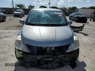 2010 Nissan Versa S с VIN 3N1BC1CP4AL377422, выставлен на аукционе Copart как лот 63811855 с пробегом Не указан миль и Чистый • Clean title. История ставок и продаж доступна на DreamBid. Изображение 5.