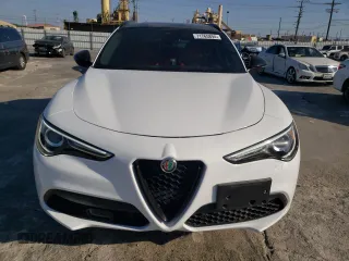 2022 Alfa Romeo Stelvio Veloce z VIN ZASPAKBN5N7D47295, wystawiony jako Copart lot #71765894 z przebiegiem 19 364 mil mil oraz Szkoda całkowita • Salvage title. Historia ofert i sprzedaży dostępna na DreamBid. Obrazek 5.