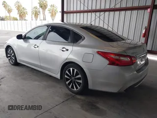 2017 Nissan Altima SV z VIN 1N4AL3AP9HC227681, wystawiony jako IAAI lot #41489297 z przebiegiem 162 459 mil mil oraz . Historia ofert i sprzedaży dostępna na DreamBid. Obrazek 3.