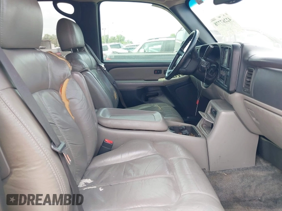2002 Chevrolet Tahoe LS with VIN 1GNEC13Z72R279613, listed as a IAAI auction lot 42267778 with 300,378 mi miles and . Bid and sale history available at DreamBid. Image 5.