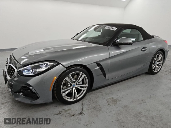 2025 BMW Z4 sDrive30i with VIN WBAHF3C04SWY38818, listed as a Copart auction lot 80796834 with 3,281 mi miles and Clean Title. Bid and sale history available at carsss.com. Image 1.