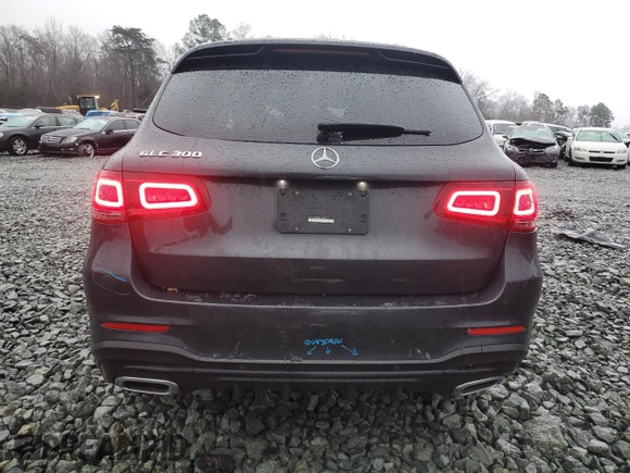 2020 Mercedes-Benz GLC 300 with VIN W1N0G8DBXLF817086, listed as a Copart auction lot 84672224 with 46,161 mi miles and Salvage title. Bid and sale history available at DreamBid. Image 6.