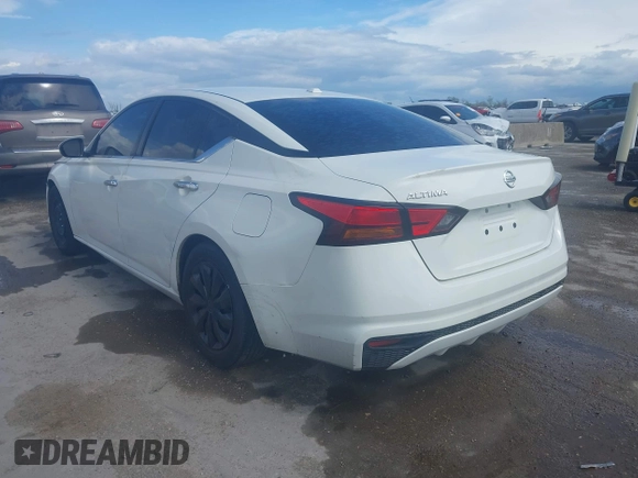 2020 Nissan Altima 2.5 S with VIN 1N4BL4BV7LC198827, listed as a IAAI auction lot 41906724 with 136,162 mi miles. Bid and sale history available at carsss.com. Image 3.