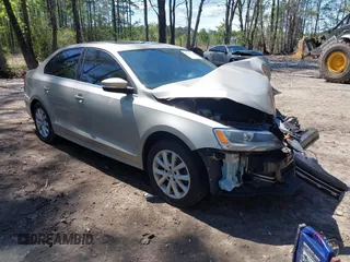 2013 Volkswagen Jetta SE with VIN 3VWDX7AJ9DM253430, listed as a IAAI auction lot 41997354 with 97,493 mi miles and . Bid and sale history available at DreamBid. Image 1.