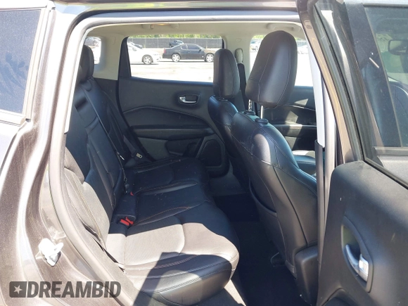 2017 Jeep Compass Limited z VIN 3C4NJDCB1HT631619, wystawiony jako IAAI lot #42032050 z przebiegiem 124 152 mil mil oraz . Historia ofert i sprzedaży dostępna na DreamBid. Obrazek 8.
