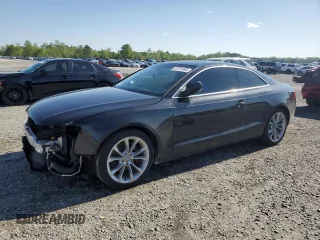 2013 Audi A5 Premium Plus z VIN WAULFAFR1DA030614, wystawiony jako Copart lot #51761495 z przebiegiem 125 165 mil mil oraz Szkoda całkowita • Salvage title. Historia ofert i sprzedaży dostępna na DreamBid. Obrazek 1.