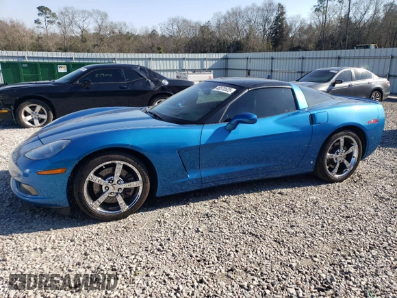 2009 Chevrolet Corvette 3LT z VIN 1G1YY26W795114864, wystawiony jako Copart lot #46570525 z przebiegiem 76 937 mil mil oraz Szkoda całkowita • Salvage title. Historia ofert i sprzedaży dostępna na DreamBid. Obrazek 1.