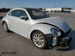 2018 Volkswagen Beetle SE with VIN 3VWJD7AT7JM701754, listed as a Copart auction lot 75018544 with 86,517 mi miles and Salvage Title. Bid and sale history available at carsss.com. Image 4.