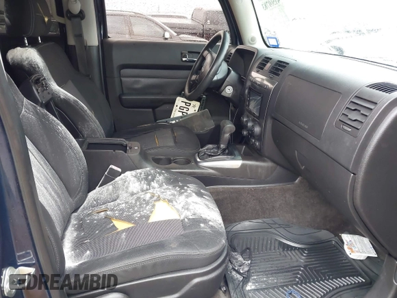 2007 Hummer H3 SUV with VIN 5GTDN13E578250970, listed as a IAAI auction lot 41560783 with 164,136 mi miles. Bid and sale history available at carsss.com. Image 5.