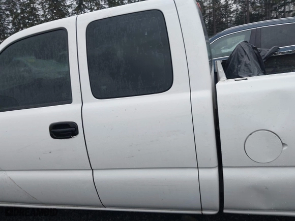 2006 Chevrolet Silverado 1500 LS with VIN 1GCEC19V46E234140, listed as a IAAI auction lot 41481122 with 290,635 mi miles. Bid and sale history available at carsss.com. Image 14.