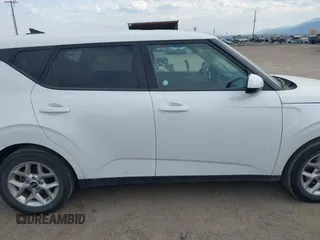 2020 Kia Soul LX with VIN KNDJ23AU0L7056999, listed as a IAAI auction lot 40407656 with 106,634 mi miles. Bid and sale history available at carsss.com. Image 14.