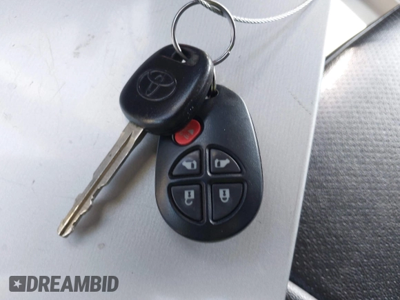 2017 Toyota Sienna LE Auto Access Seat с VIN 5TDKZ3DCXHS862073, выставлен на аукционе IAAI как лот 42328653 с пробегом 183 126 миль миль и . История ставок и продаж доступна на DreamBid. Изображение 11.