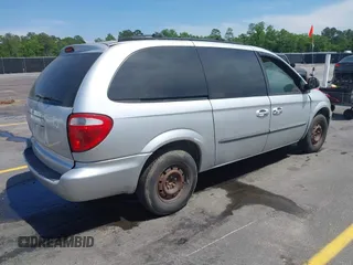 2002 Dodge Caravan Sport with VIN 2B4GP44362R699632, listed as a IAAI auction lot 42088557 with 237,844 mi miles. Bid and sale history available at carsss.com. Image 4.