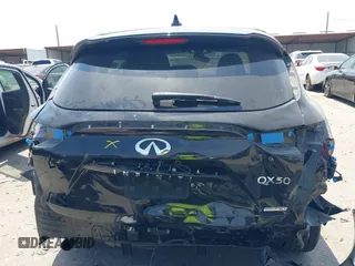 2020 Infiniti QX50 Luxe z VIN 3PCAJ5M13LF111018, wystawiony jako IAAI lot #42276631 z przebiegiem 49 446 mil mil oraz . Historia ofert i sprzedaży dostępna na DreamBid. Obrazek 17.