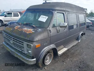1989 Chevrolet Chevy Van z VIN 1GBEG25K9K7155815, wystawiony jako IAAI lot #41926158 z przebiegiem 634 259 mil mil oraz . Historia ofert i sprzedaży dostępna na DreamBid. Obrazek 2.