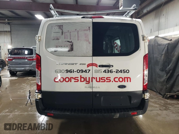 2018 Ford Transit z VIN 1FTYR1YM5JKA58794, wystawiony jako Copart lot #51187265 z przebiegiem 121 489 mil mil oraz Szkoda całkowita • Salvage title. Historia ofert i sprzedaży dostępna na DreamBid. Obrazek 6.
