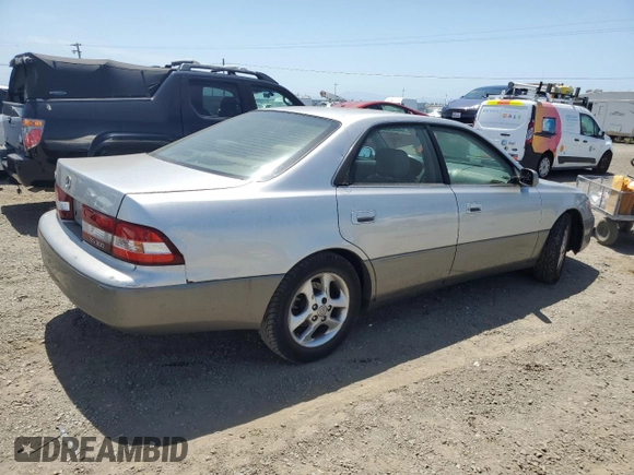 2000 Lexus ES 300 with VIN JT8BF28G3Y5084655, listed as a Copart auction lot 56600925 with 105,499 mi miles and Clean title. Bid and sale history available at DreamBid. Image 3.