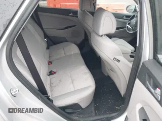 2017 Hyundai Tucson SE with VIN KM8J3CA45HU331252, listed as a IAAI auction lot 41744426 with 76,845 mi miles. Bid and sale history available at carsss.com. Image 8.