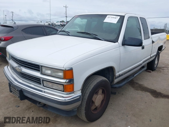 1997 Chevrolet Silverado 1500 with VIN 2GCEK19R7V1238673, listed as a IAAI auction lot 41719187 with 262,800 mi miles and . Bid and sale history available at DreamBid. Image 2.