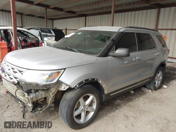 2018 Ford Explorer XLT с VIN 1FM5K7D83JGC26840, выставлен на аукционе IAAI как лот 42248170 с пробегом 128 599 миль миль и . История ставок и продаж доступна на DreamBid. Изображение 2.