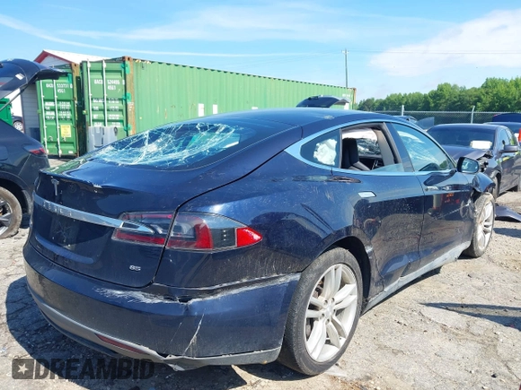 2014 Tesla Model S 60 с VIN 5YJSA1H14EFP44251, выставлен на аукционе IAAI как лот 42267250 с пробегом 60 560 миль миль и . История ставок и продаж доступна на DreamBid. Изображение 4.