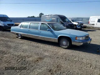 1996 Cadillac Fleetwood z VIN 1G6DW52P4TR713395, wystawiony jako Copart lot #43005075 z przebiegiem Nie podano mil oraz Tytuł czysty. Historia ofert i sprzedaży dostępna na DreamBid. Obrazek 4.