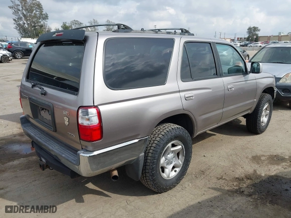 2001 Toyota 4Runner SR5 with VIN JT3GN86R410197183, listed as a IAAI auction lot 41935919 with 242,247 mi miles. Bid and sale history available at carsss.com. Image 4.