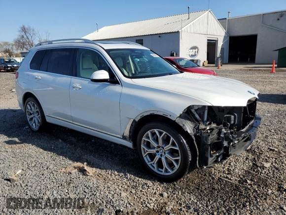 2019 BMW X7 xDrive40i with VIN 5UXCW2C50KL086103, listed as a Copart auction lot 48360425 with 151,031 mi miles and Salvage Title. Bid and sale history available at carsss.com. Image 4.