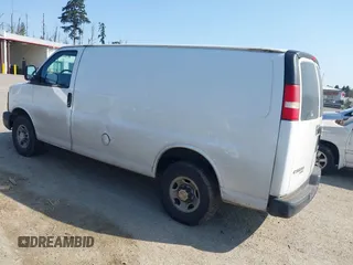 2014 Chevrolet Express Cargo z VIN 1GCWGFCA4E1212687, wystawiony jako IAAI lot #42108018 z przebiegiem 259 074 mil mil oraz . Historia ofert i sprzedaży dostępna na DreamBid. Obrazek 3.