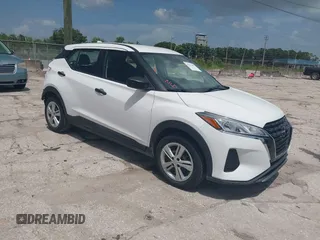 2022 Nissan Kicks S z VIN 3N1CP5BV1NL519098, wystawiony jako IAAI lot #42511407 z przebiegiem 41 610 mil mil oraz . Historia ofert i sprzedaży dostępna na DreamBid. Obrazek 1.
