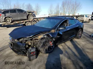 2019 Tesla Model S 100D z VIN 5YJSA1E45KF330891, wystawiony jako Copart lot #48133005 z przebiegiem 53 018 mil mil oraz Szkoda całkowita • Salvage title. Historia ofert i sprzedaży dostępna na DreamBid. Obrazek 1.