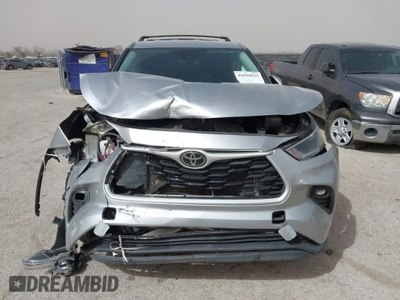 2021 Toyota Highlander L with VIN 5TDZZRAH4MS070514, listed as a IAAI auction lot 41810925 with 60,950 mi miles and . Bid and sale history available at DreamBid. Image 12.