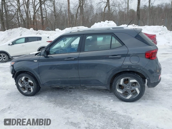 2024 Hyundai Venue SEL z VIN KMHRC8A39RU317444, wystawiony jako IAAI lot #41596048 z przebiegiem 8 619 mil mil oraz . Historia ofert i sprzedaży dostępna na DreamBid. Obrazek 14.