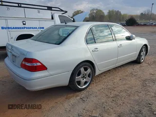 2005 Lexus LS 430 with VIN JTHBN36FX55011393, listed as a IAAI auction lot 41883790 with 186,981 mi miles. Bid and sale history available at carsss.com. Image 4.