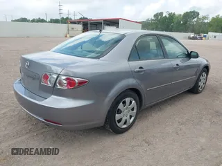 2006 Mazda 6 i with VIN 1YVFP80CX65M36617, listed as a IAAI auction lot 42059906 with 189,192 mi miles. Bid and sale history available at carsss.com. Image 4.