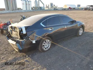 2014 Nissan Altima S with VIN 1N4AL3AP5EC421202, listed as a IAAI auction lot 40882758 with 145,440 mi miles and . Bid and sale history available at carsss.com. Image 4.