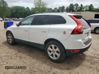 2013 Volvo XC60 3.2L z VIN YV4952DLXD2391044, wystawiony jako Copart lot #58845215 z przebiegiem 136 389 mil mil oraz Czysty tytuł • Clean title. Historia ofert i sprzedaży dostępna na DreamBid. Obrazek 2.