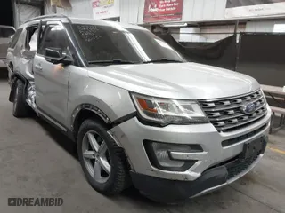 2017 Ford Explorer XLT with VIN 1FM5K8D84HGD99895, listed as a IAAI auction lot 41637419 with 82,128 mi miles. Bid and sale history available at carsss.com. Image 1.