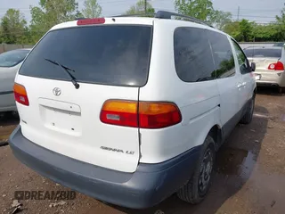 2000 Toyota Sienna LE with VIN 4T3ZF13C2YU315407, listed as a IAAI auction lot 42135146 with 268,622 mi miles and . Bid and sale history available at DreamBid. Image 4.