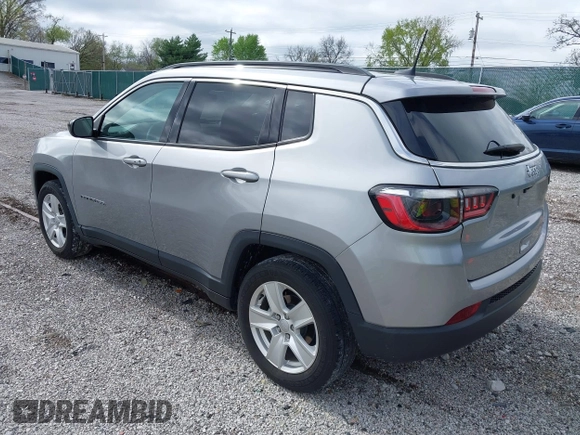 2022 Jeep Compass Latitude with VIN 3C4NJCBB2NT139477, listed as a IAAI auction lot 41965959 with 25,098 mi miles and . Bid and sale history available at carsss.com. Image 3.