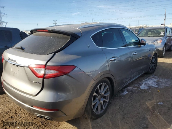 2017 Maserati Levante S with VIN ZN661YUA7HX195928, listed as a Copart auction lot 86385094 with NaN miles and Salvage Title. Bid and sale history available at carsss.com. Image 3.
