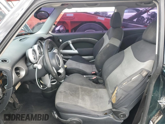 2005 MINI Hardtop S с VIN WMWRE33455TD92892, выставлен на аукционе Copart как лот 47992575 с пробегом 254 016 миль миль и Чистый • Clean title. История ставок и продаж доступна на DreamBid. Изображение 7.