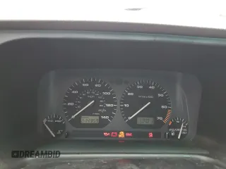 1997 Volkswagen Jetta z VIN 3VWSA81H3VM118926, wystawiony jako Copart lot #88302575 z przebiegiem 214 359 mil mil oraz Szkoda całkowita • Salvage title. Historia ofert i sprzedaży dostępna na DreamBid. Obrazek 9.