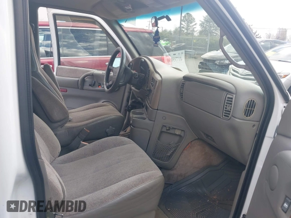 1998 Chevrolet Astro with VIN 1GNDM19W4WB103476, listed as a IAAI auction lot 41735080 with 210,293 mi miles. Bid and sale history available at carsss.com. Image 5.