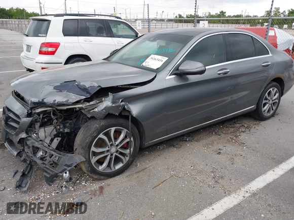 2016 Mercedes-Benz C 300 Luxury z VIN 55SWF4KB8GU138698, wystawiony jako IAAI lot #39263416 z przebiegiem 122 083 mil mil oraz . Historia ofert i sprzedaży dostępna na DreamBid. Obrazek 6.