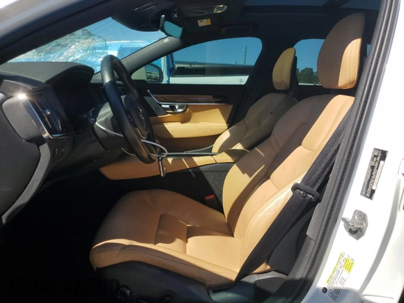 2018 Volvo S90 Momentum with VIN LVY982MK3JP024026, listed as a Copart auction lot 45590905 with 82,121 mi miles and Salvage Title. Bid and sale history available at carsss.com. Image 7.