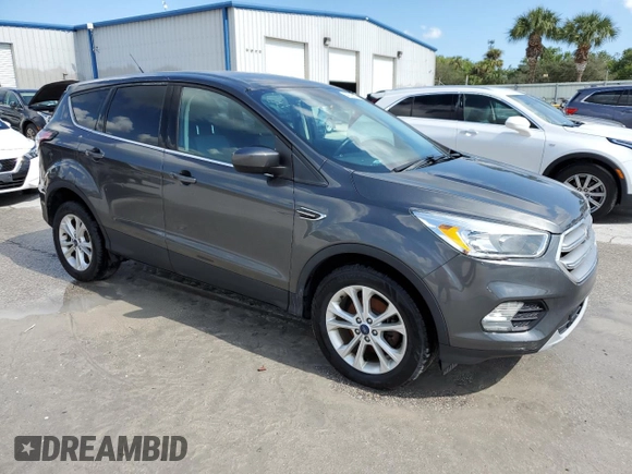 2017 Ford Escape SE z VIN 1FMCU0GDXHUE91333, wystawiony jako Copart lot #44536055 z przebiegiem Nie podano mil oraz Nie do naprawy • Non repairable. Historia ofert i sprzedaży dostępna na DreamBid. Obrazek 4.