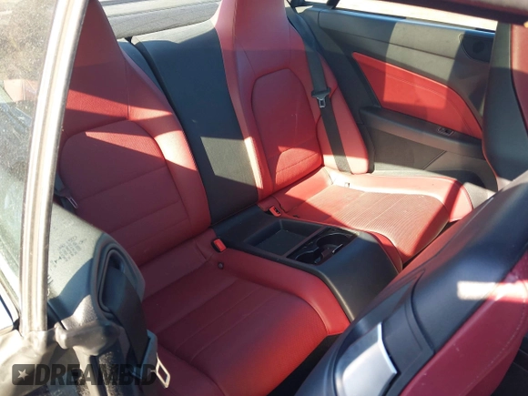 2014 Mercedes-Benz E-Class E 350 with VIN WDDKJ8JB6EF264225, listed as a IAAI auction lot 41422347 with 123,408 mi miles. Bid and sale history available at carsss.com. Image 8.