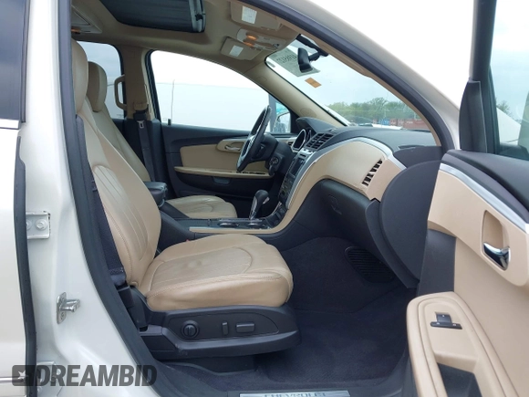 2012 Chevrolet Traverse LTZ z VIN 1GNKRLED1CJ115529, wystawiony jako IAAI lot #41985127 z przebiegiem 85 364 mil mil oraz . Historia ofert i sprzedaży dostępna na DreamBid. Obrazek 5.