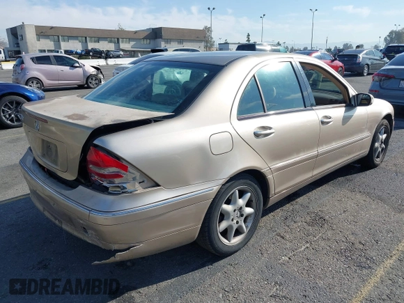 2003 Mercedes-Benz C 320 с VIN WDBRF64JX3F356161, выставлен на аукционе IAAI как лот 41847898 с пробегом 154 973 миль миль и . История ставок и продаж доступна на DreamBid. Изображение 4.